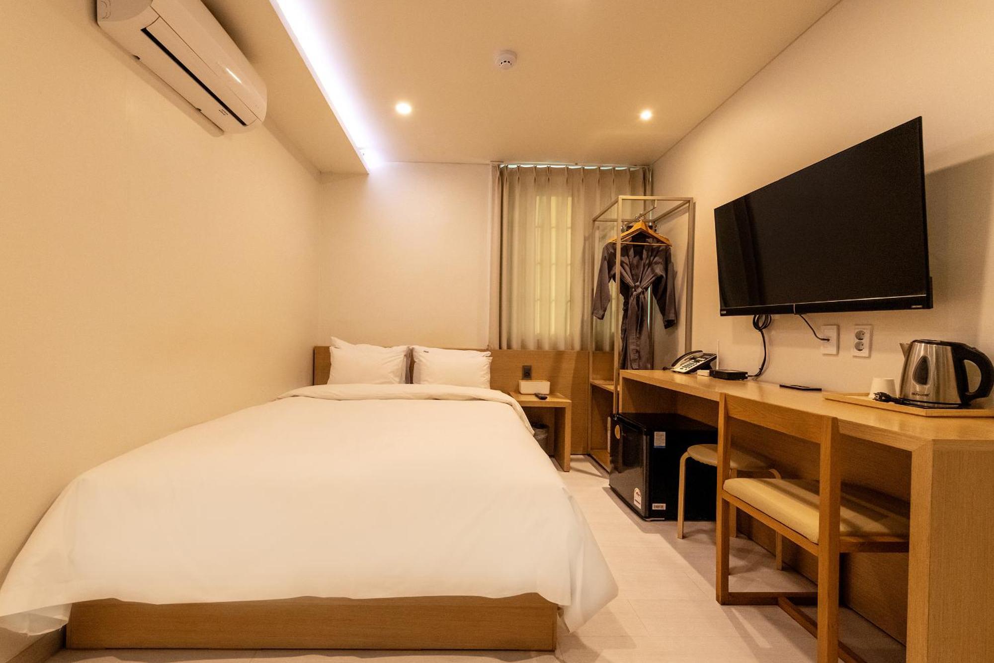 H Avenue Chuncheon Hotel Exterior photo