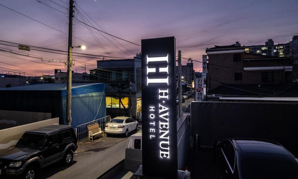 H Avenue Chuncheon Hotel Exterior photo