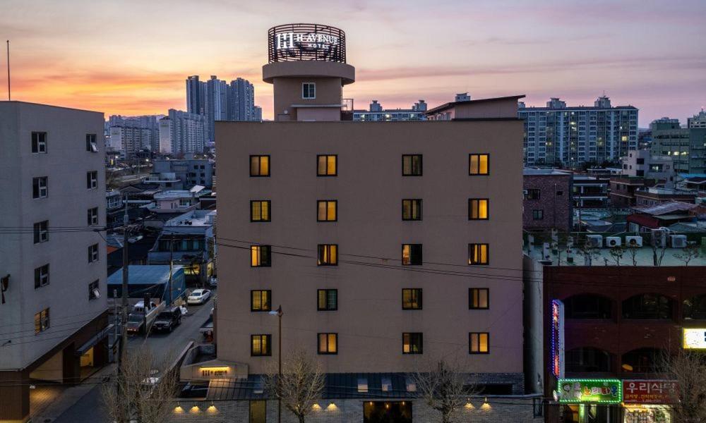 H Avenue Chuncheon Hotel Exterior photo